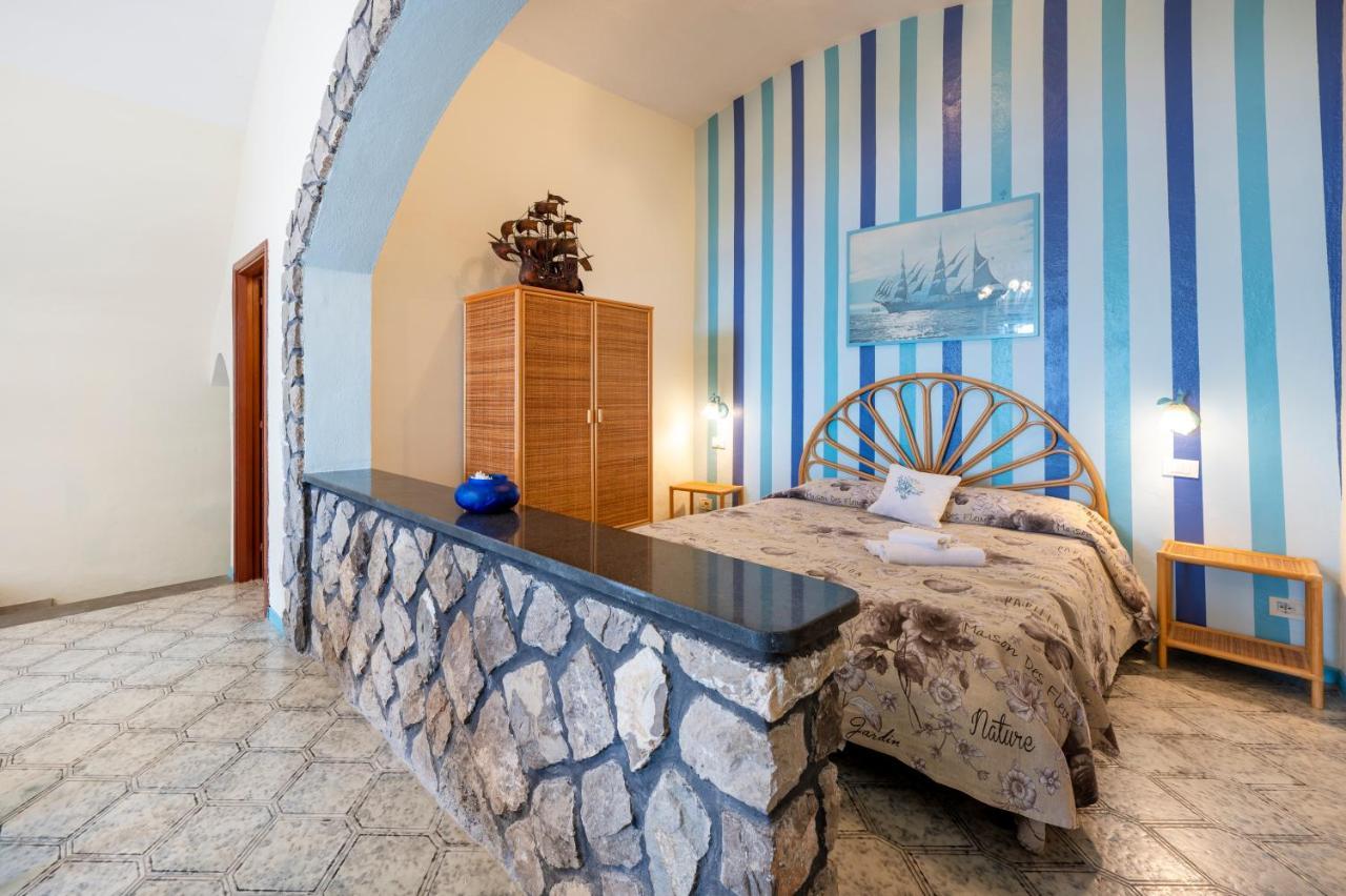 Marina Del Cantone Chalet 纳拉诺 外观 照片