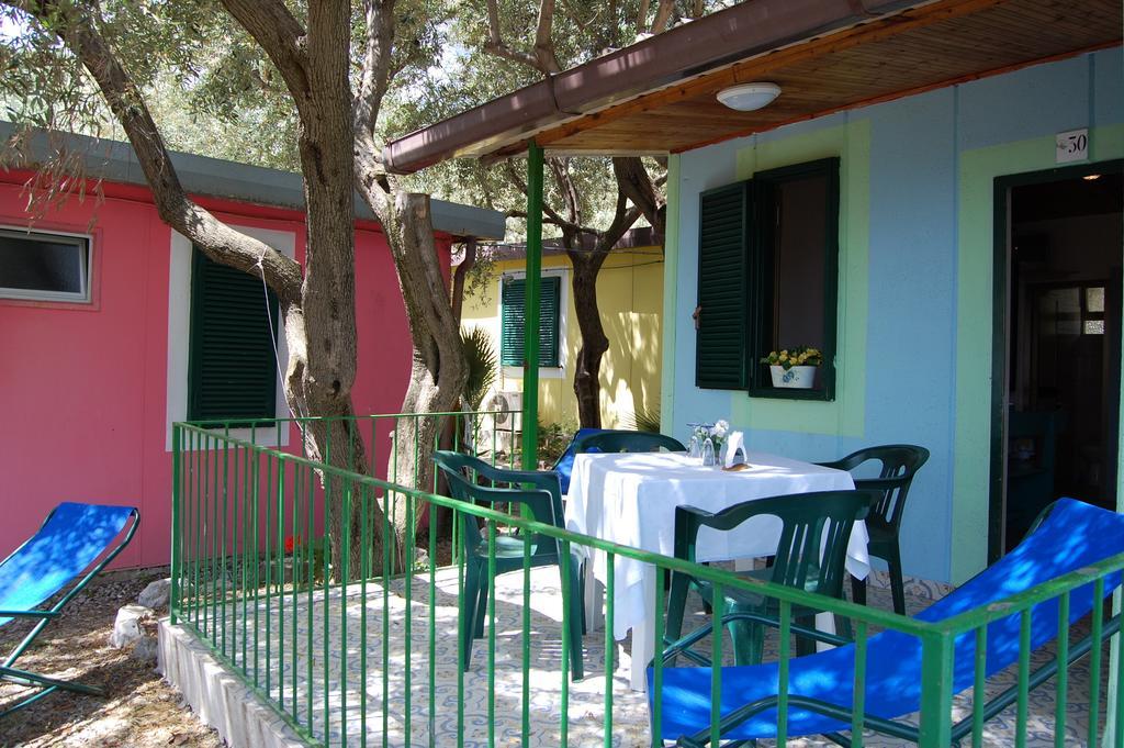 Marina Del Cantone Chalet 纳拉诺 客房 照片